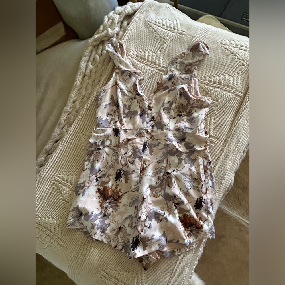 Pretty Floral Romper - Picture 10 of 13